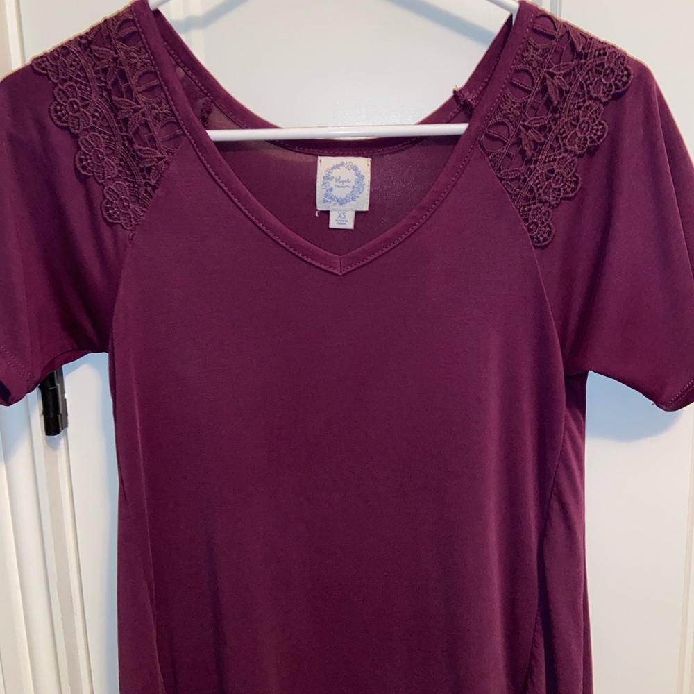 Francesca’s short sleeve top